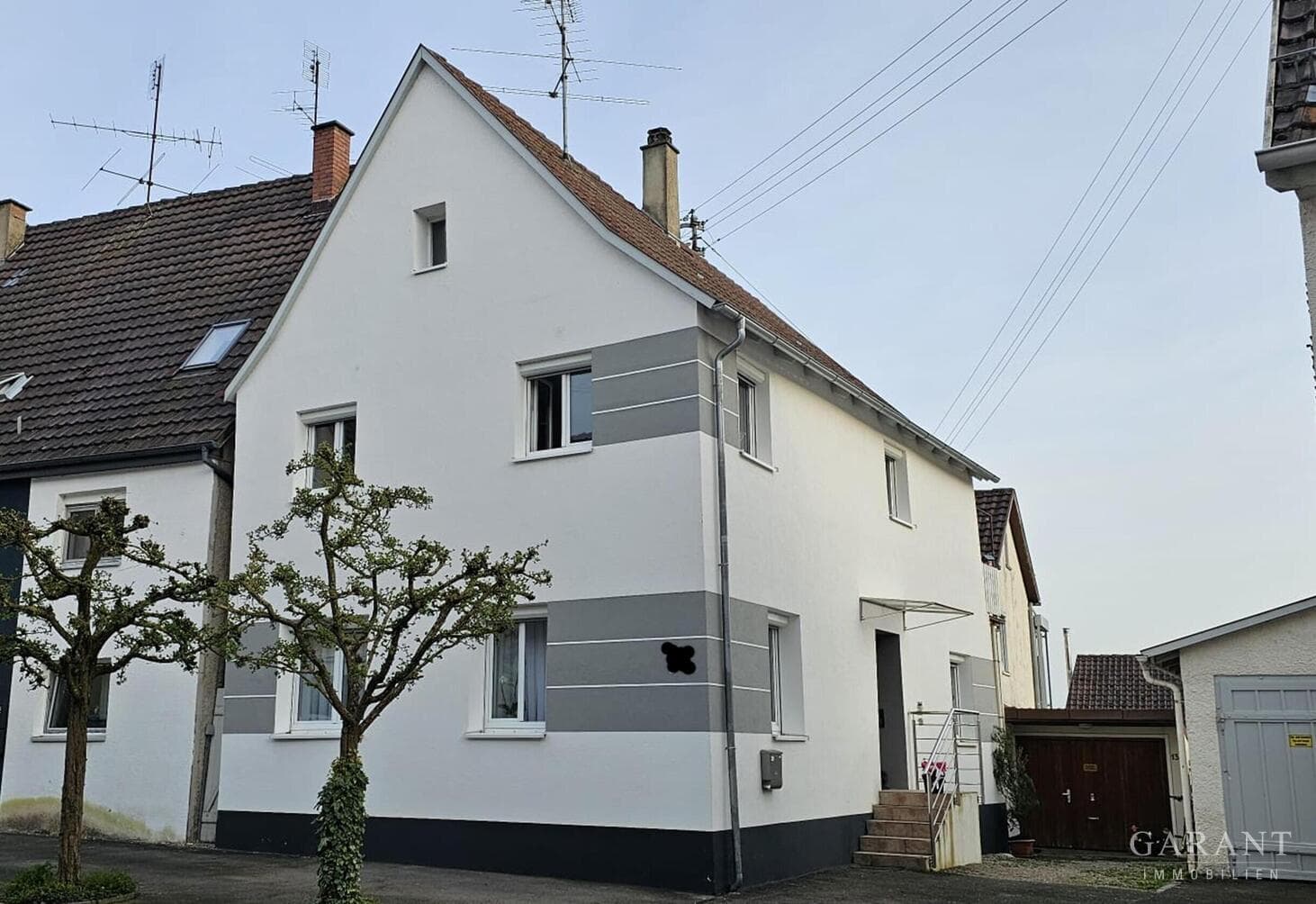 Renoviertes Einfamilienhaus in zentraler Lage