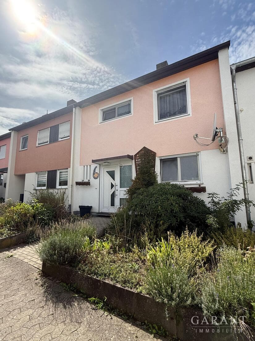 Charmantes Reihenmittelhaus mit Garten, Terrasse und ausgebautem Dachgeschoss