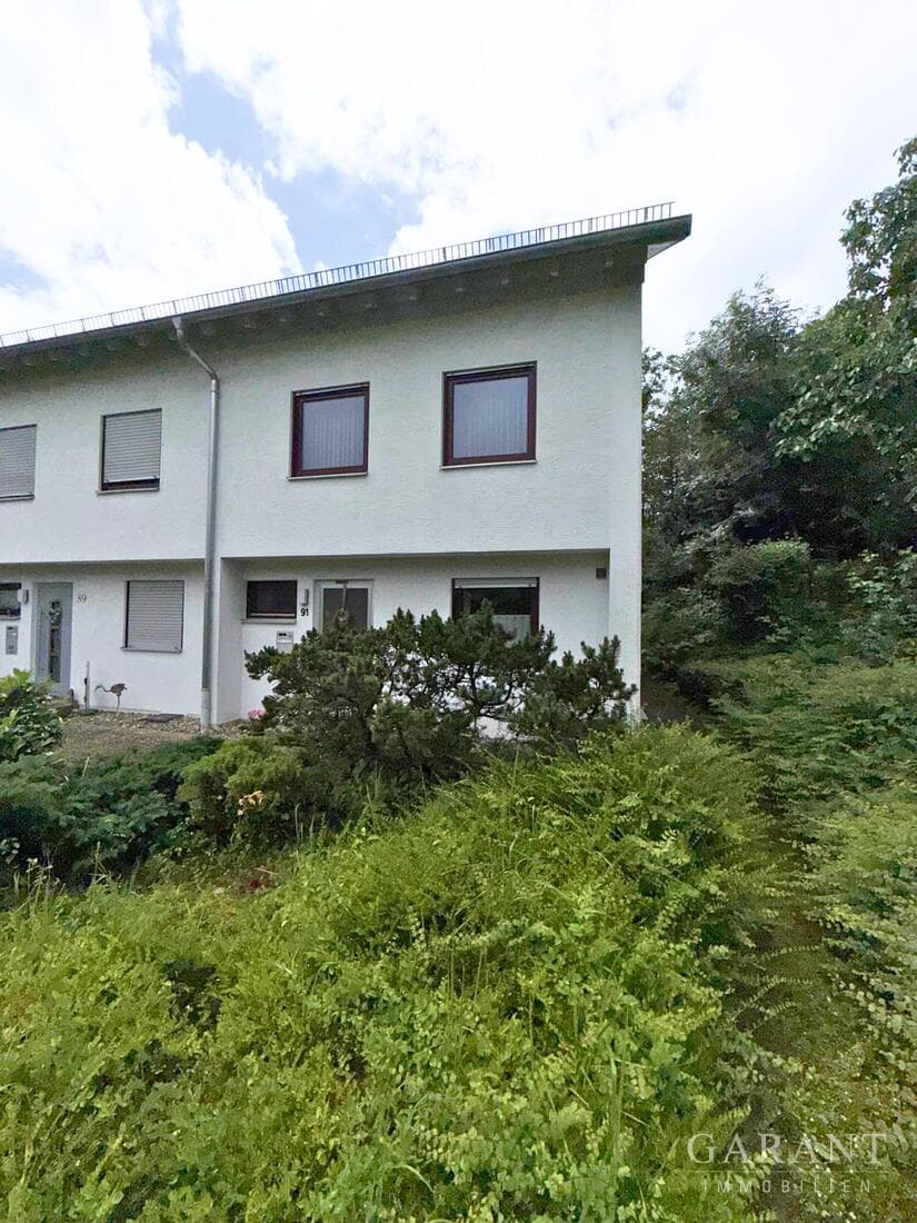 Gepflegtes Reiheneckhaus mit Dachterrasse + 2 TG-Stellplätzen