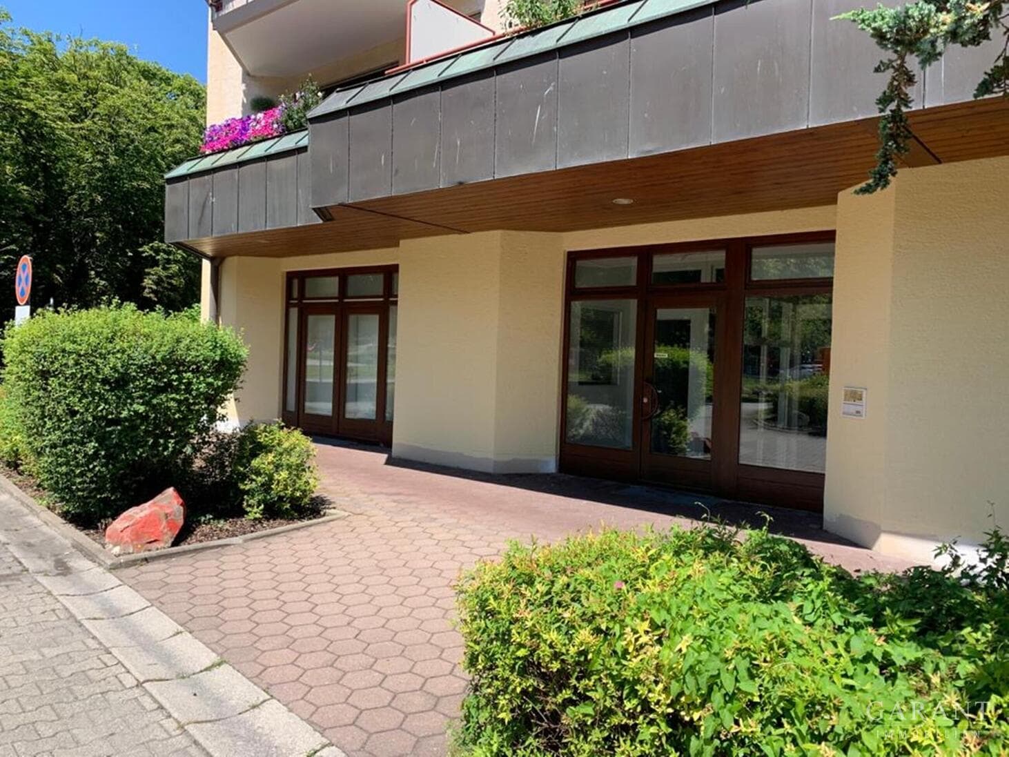 *Attraktive Gewerbeeinheit in Kaufbeuren, vermietet, renditestark und vielseitig nutzbar.*