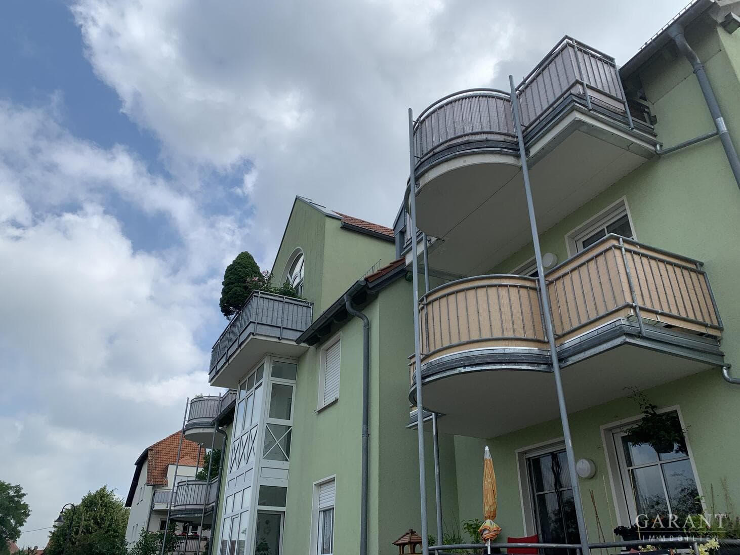 *Kapitalanlage oder Eigennutzung* 2 Zimmer-Wohnung mit verglastem Wintergarten in Dresden-Gohlis !