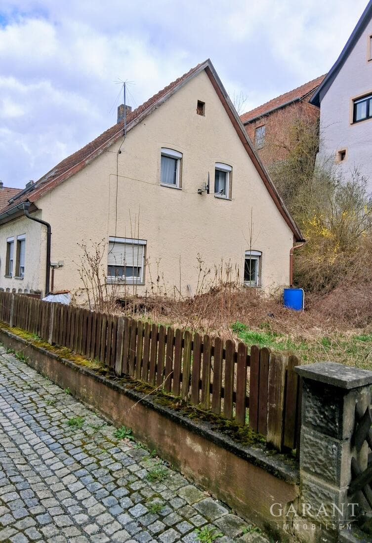 Handwerker Haus, ehemals Bauernhaus in zentraler und ruhiger Lage!