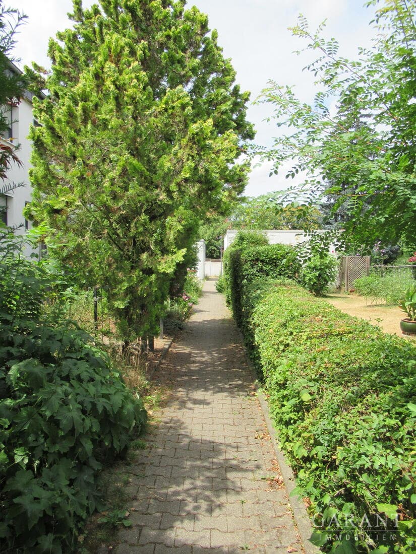 Familienfreundliches Reihenmittelhaus mit Garten, Balkon und Garage!