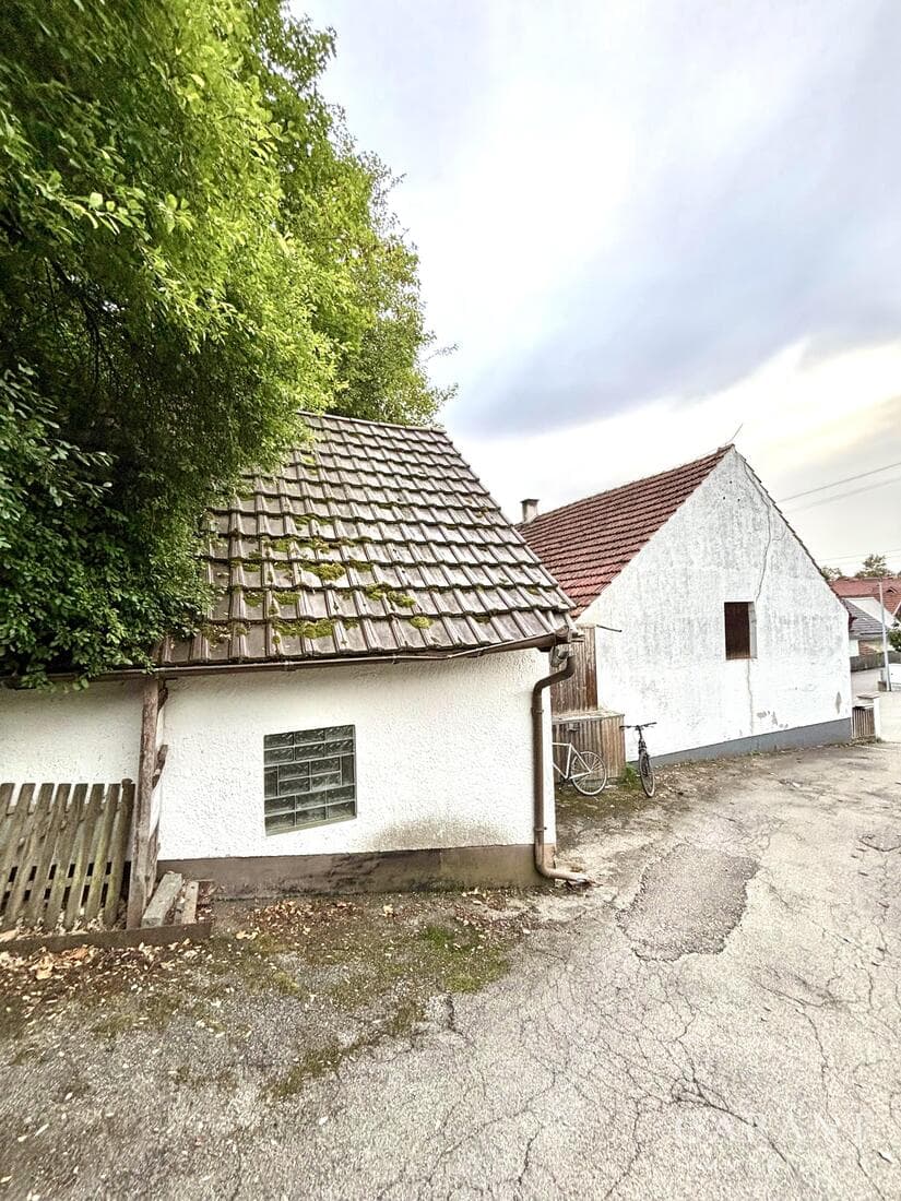 Einmalige Gelegenheit in Aichach-Griesbeckerzell - Freistehendes Einfamilienhaus mit viel Potenzial