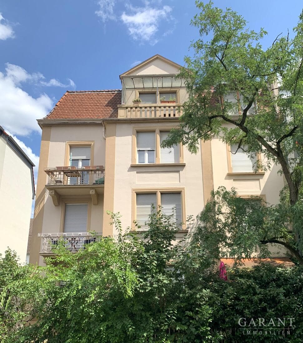 Charmanter Altbau - eine zu sanierende Wohnung wird frei