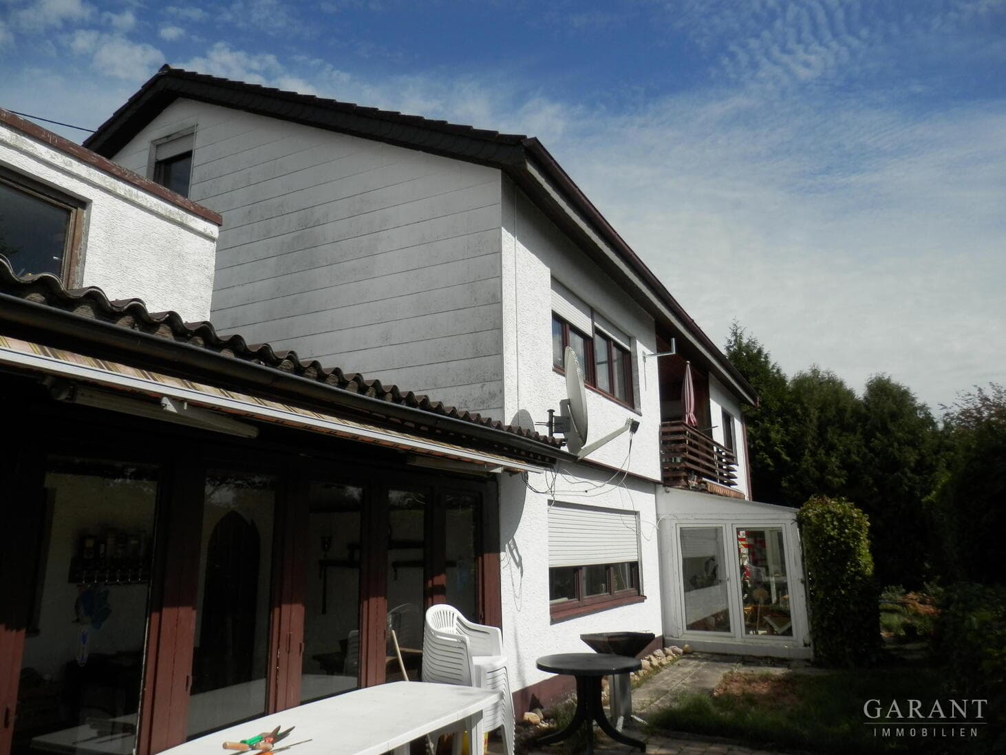Bezahlbares, vorzeigbares Haus mit Einliegerwohnung