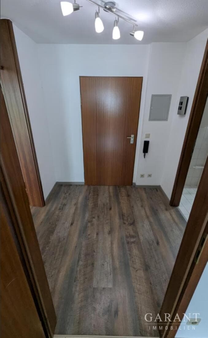2-Zimmer-Erdgeschosswohnung mit Terrasse und Garagenstellplatz in Pforzheim