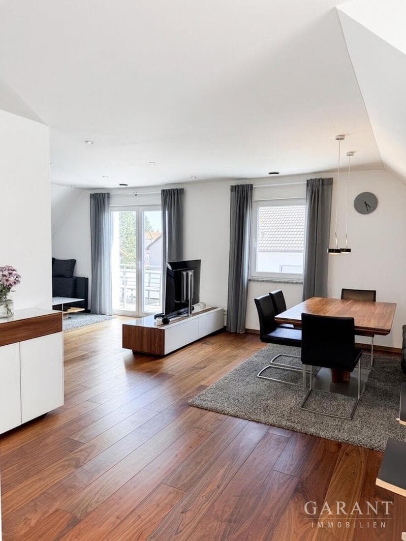 Modern, gepflegt und ruhig gelegen - attraktive 3 Zimmer-Wohnung mit Balkon, Garage und Stellplatz