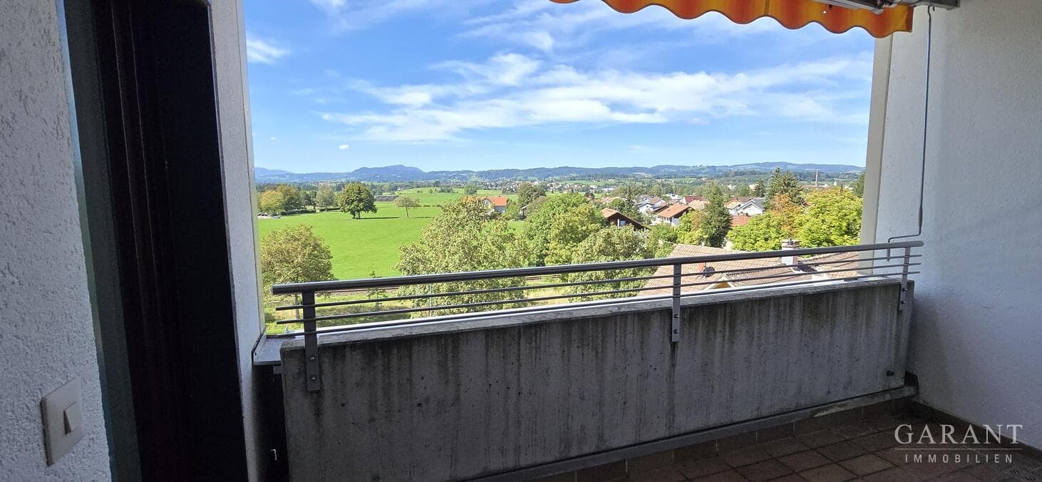 Modernisierte 2 Zimmer-Eigentums-Wohnung mit Bergblick und Süd/West-Balkon in Durach