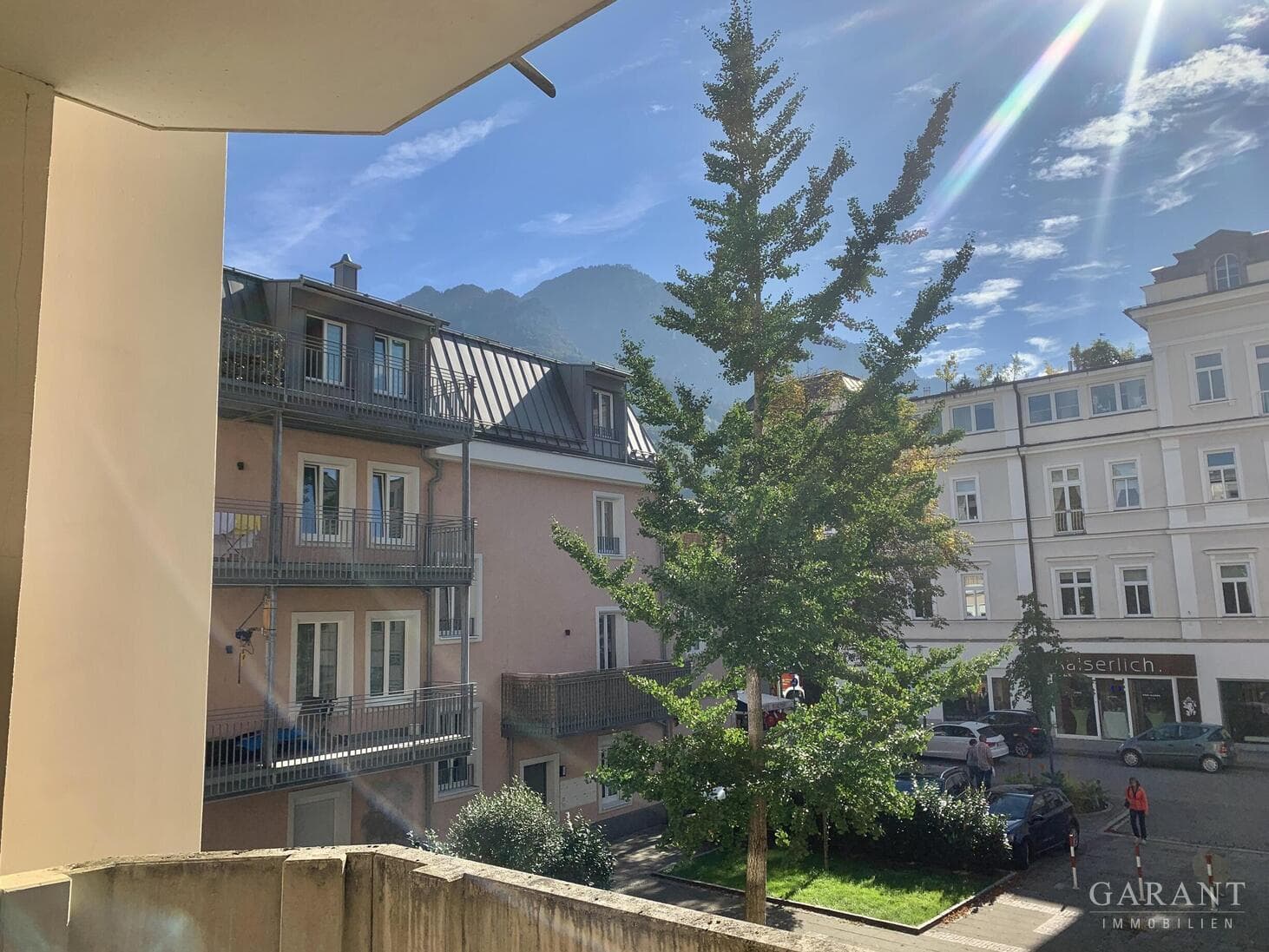 Charmante 2-Zimmer-Wohnung im Herzen von Bad Reichenhall - möbliert mit Balkon & TG-Stellplatz