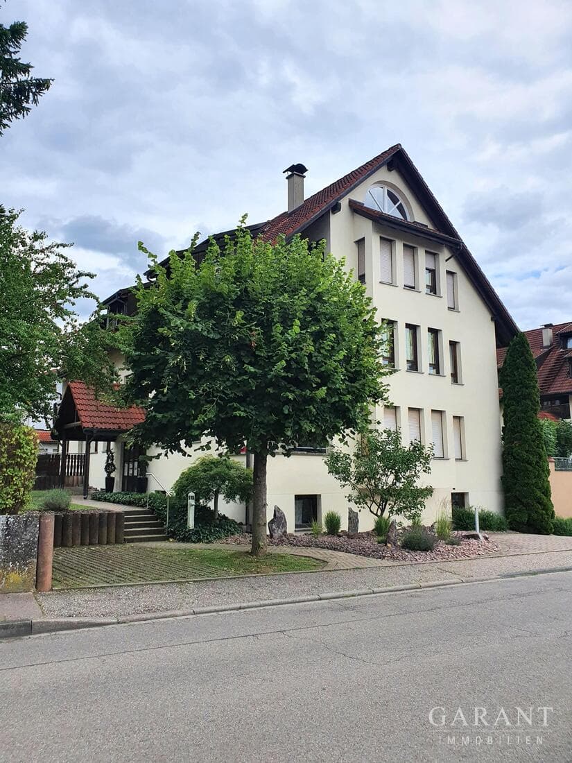 Moderne und lichtdurchflutete 4 Zimmer-Maisonette-Wohnung in zentraler Wohnlage von Lauchringen