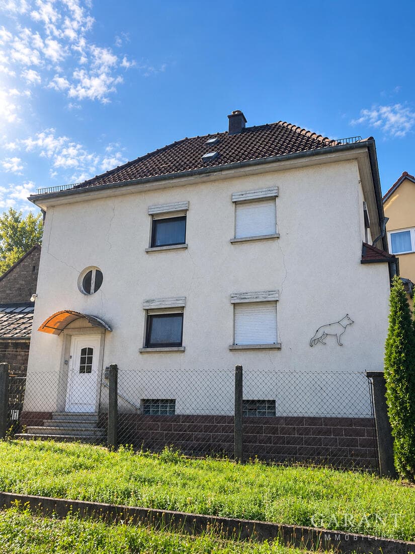 1-2 Familienhaus mit viel Potenzial - Renovierungsprojekt für kreative Köpfe