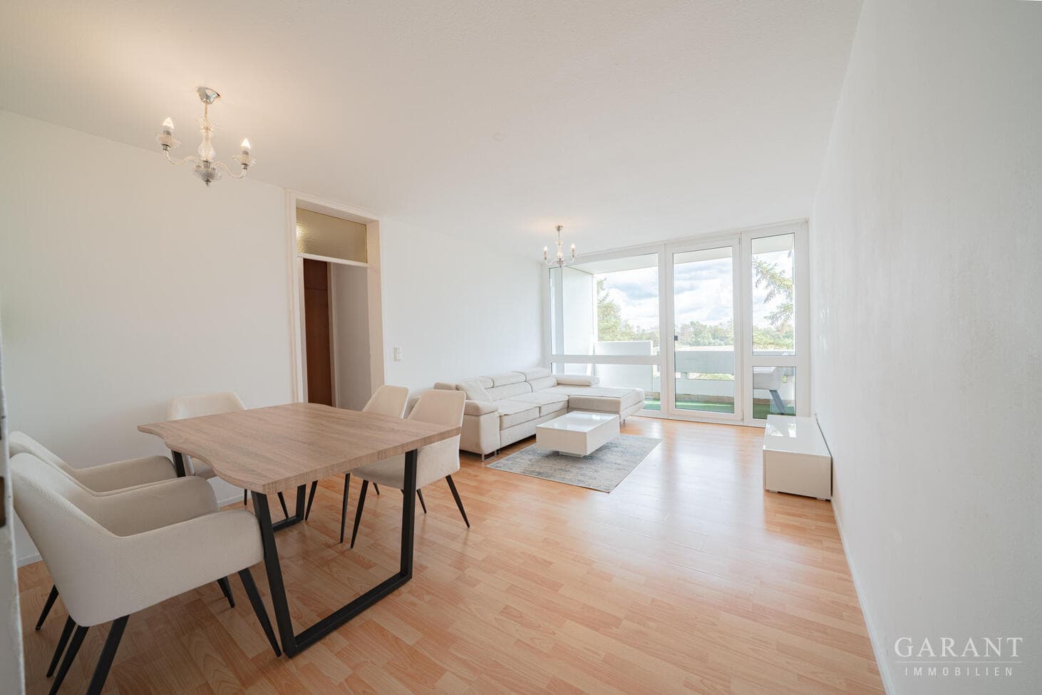 Attraktives Zuhause in Unterhaching: 3 Zimmer, sonniger Süd/Ost-Balkon und inkl. Stellplatz