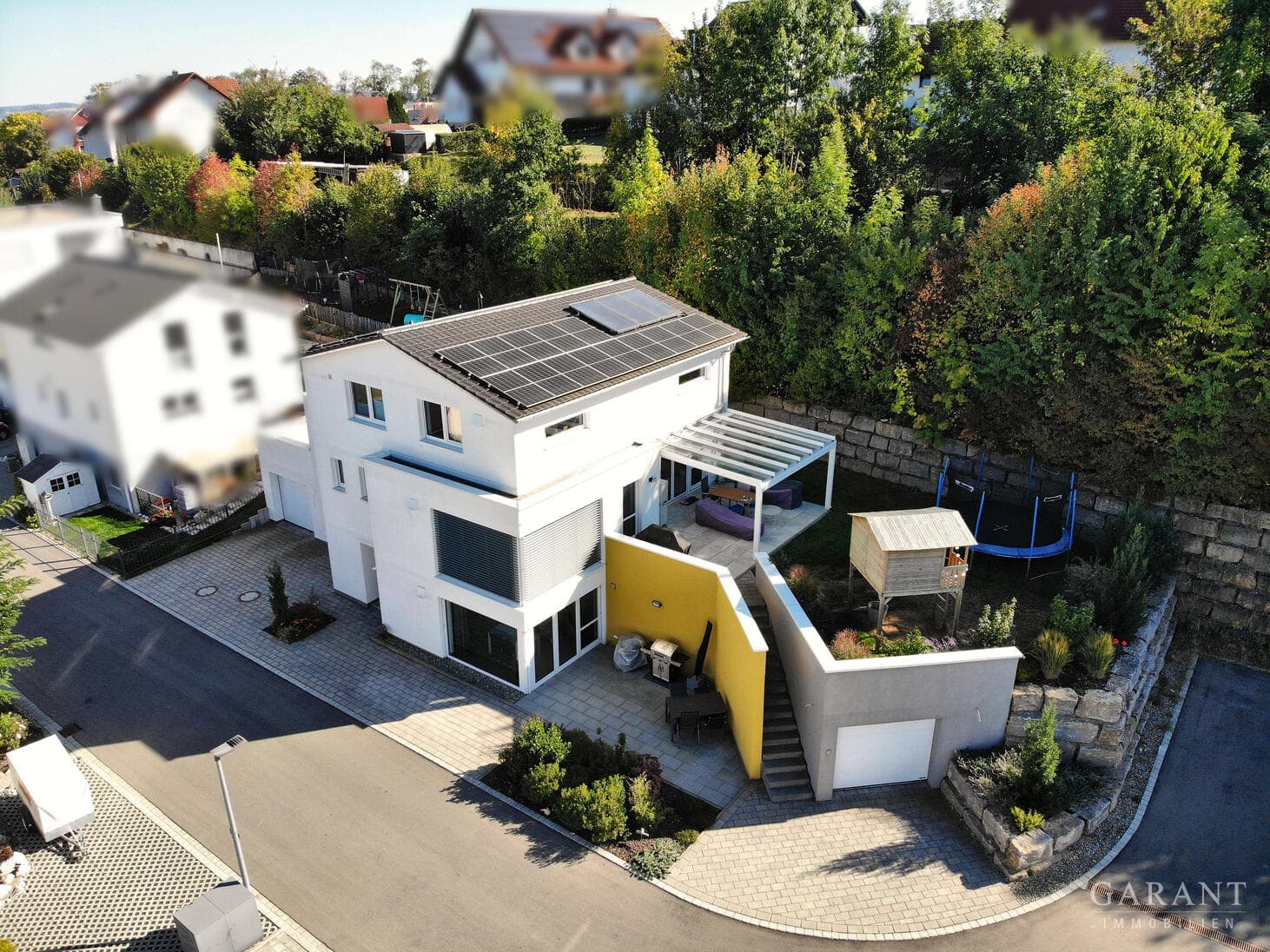 Exklusives Niedrigenergiehaus mit Traumgarten und stilvollen Wohnambiente!