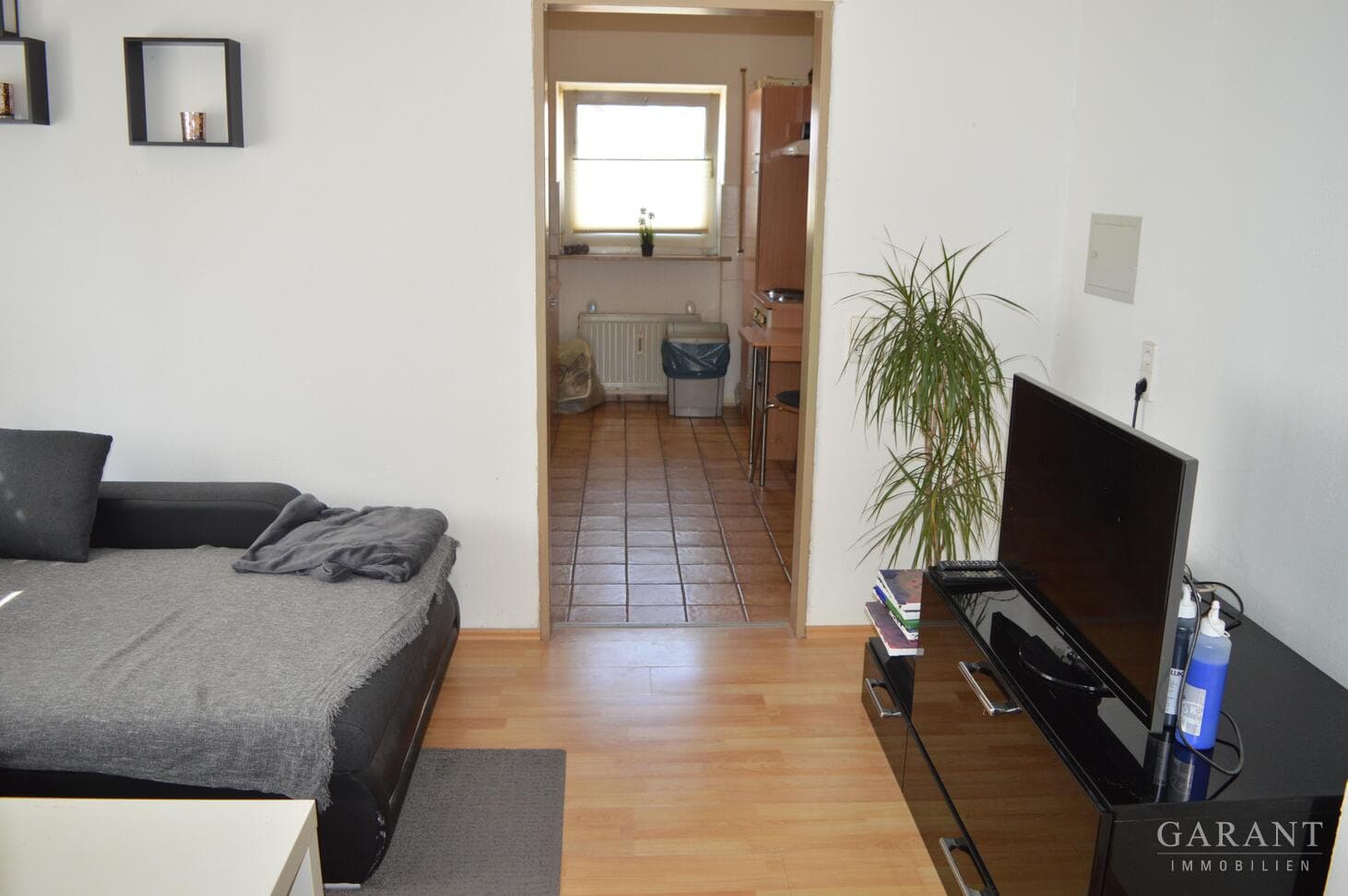 Investieren in Betongold - 2 Zimmer-Wohnung mit Außen-Stellplatz und Balkon sucht neuen Investor!
