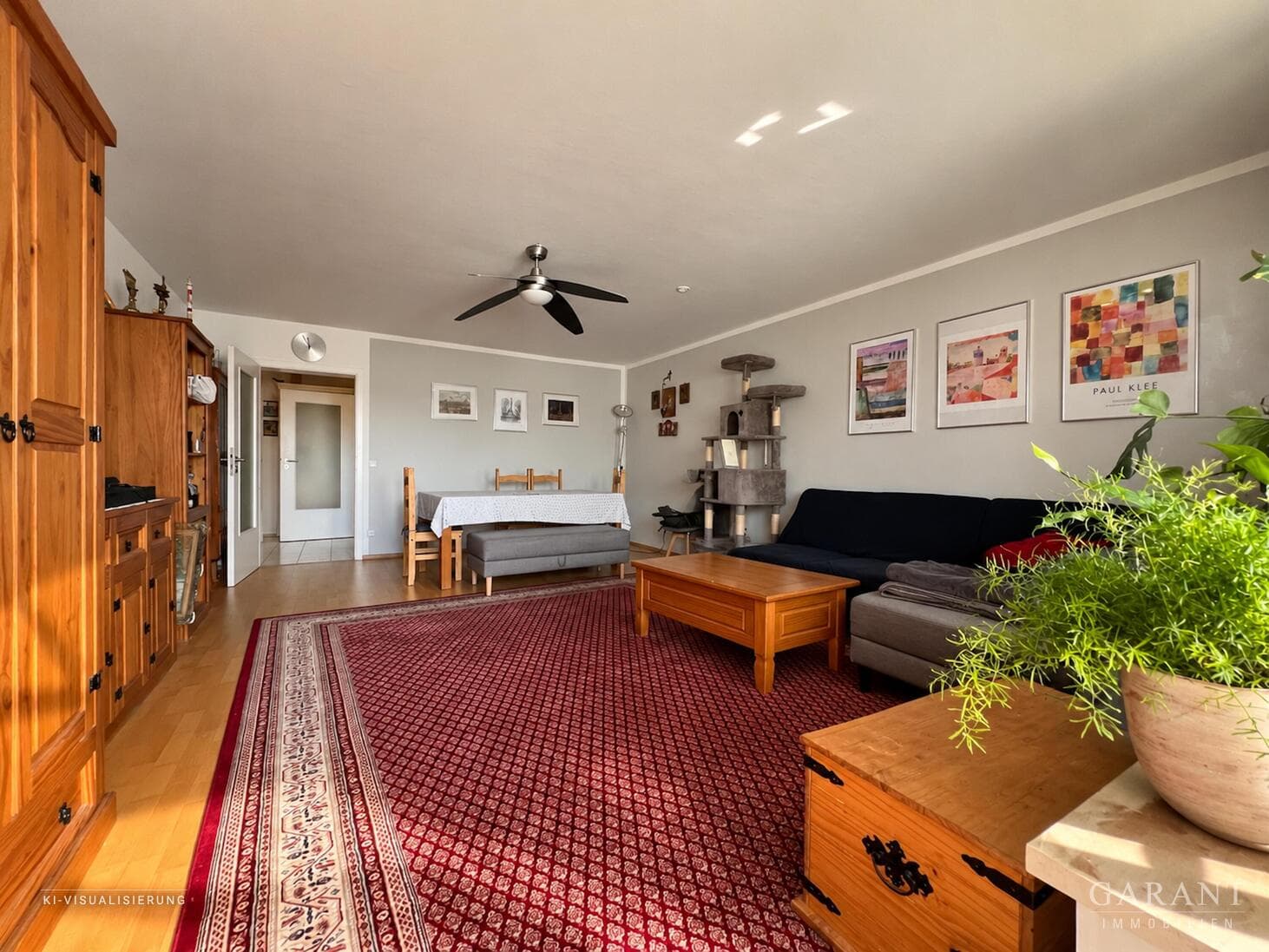 Großzügig wohnen. Zentral leben - Großzügige 4-Zi-WHG mit EBK, Balkon, Keller, TG & Außenstellplatz