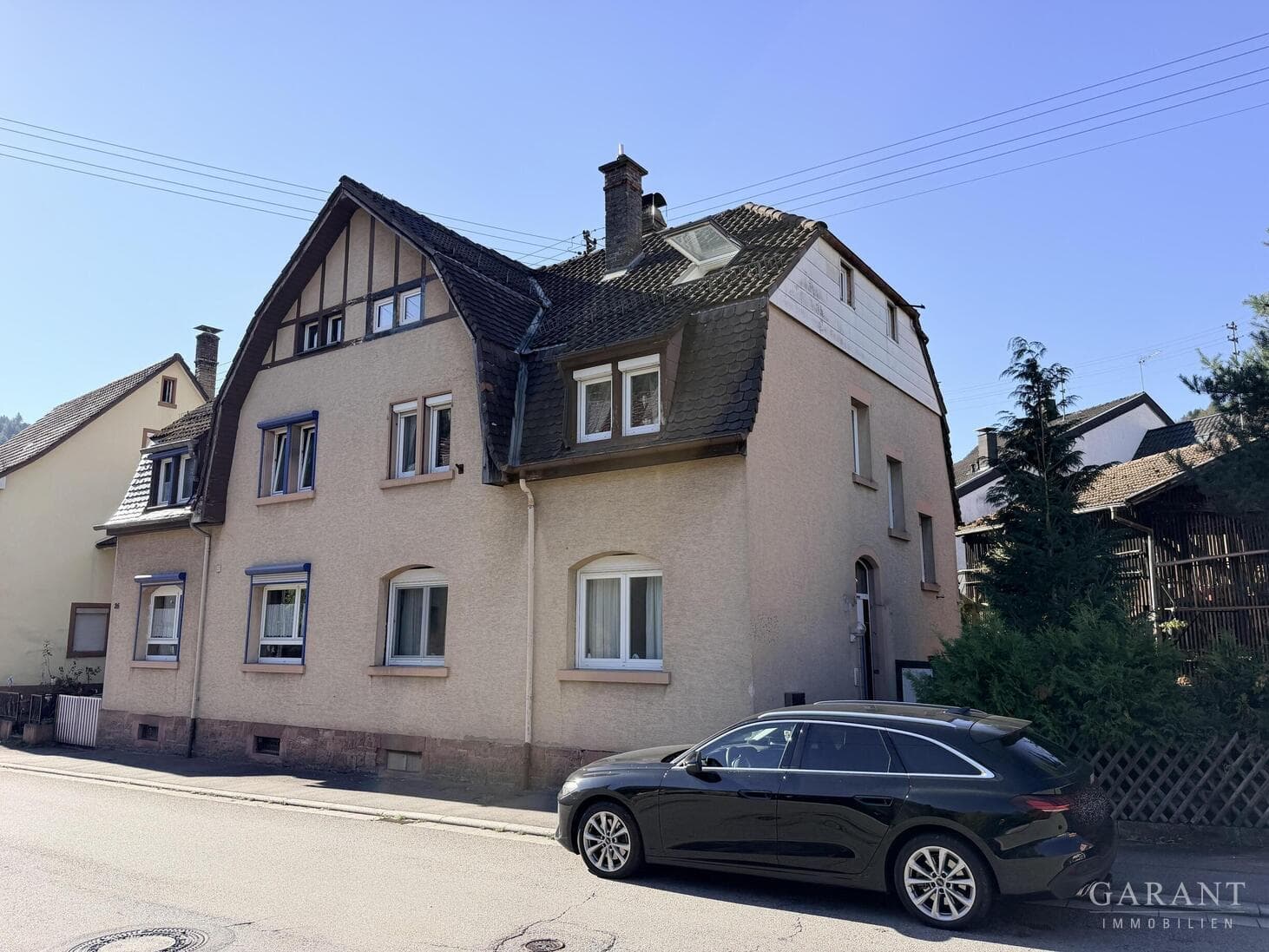 Charmante Doppelhaushälfte mit modernem Wohnkonzept in Schönau