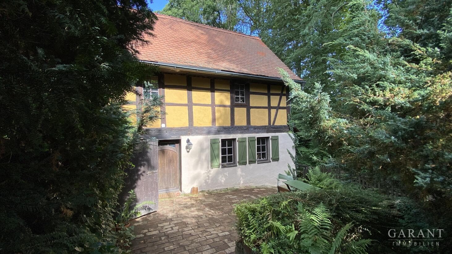 Gepflegtes Einfamilienhaus mit Fachwerk in schöner Lage und guter Verkehrsanbindung