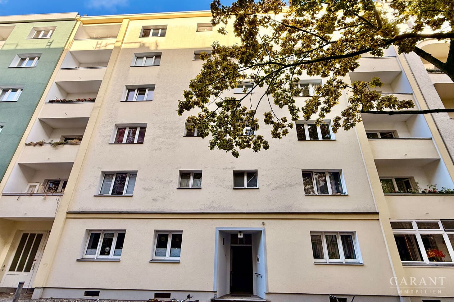 Dein Start in die City: 1 1/2 Zimmer am Kudamm-Kiez! Sofort Verfügbar!