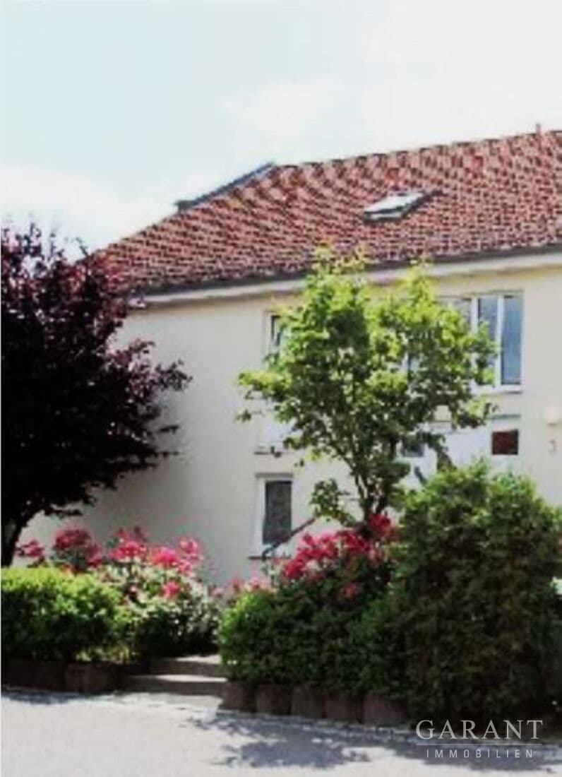 Schicke 2 Zimmer-Wohnung mit Balkon und TG-Platz sucht neuen Investor