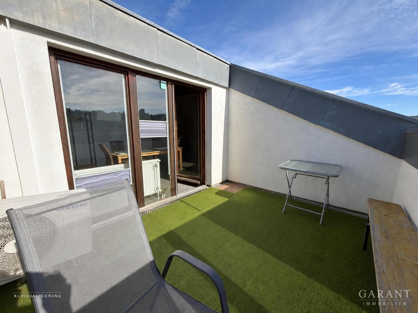 Vermietete Dachgeschosswohnung mit Dachterrasse und Tiefgaragenstellplatz