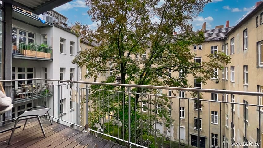 Stilvoll Wohnen: Neubau-Wohnung mit Süd-Balkon, am Ostkreuz, möbliert/unmöbliert