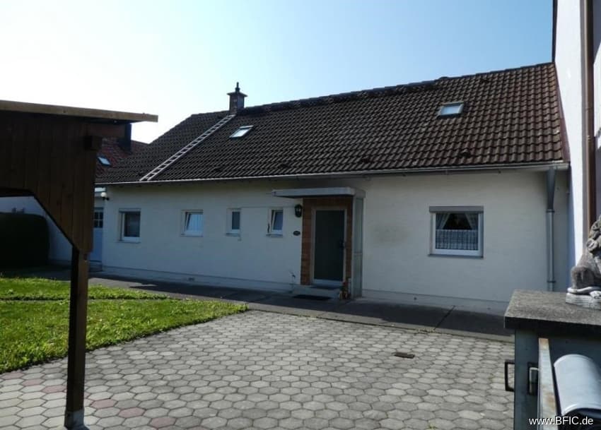 Grundstück mit Altbestand in ruhiger Lage von Eichenau: renovieren oder neu bauen