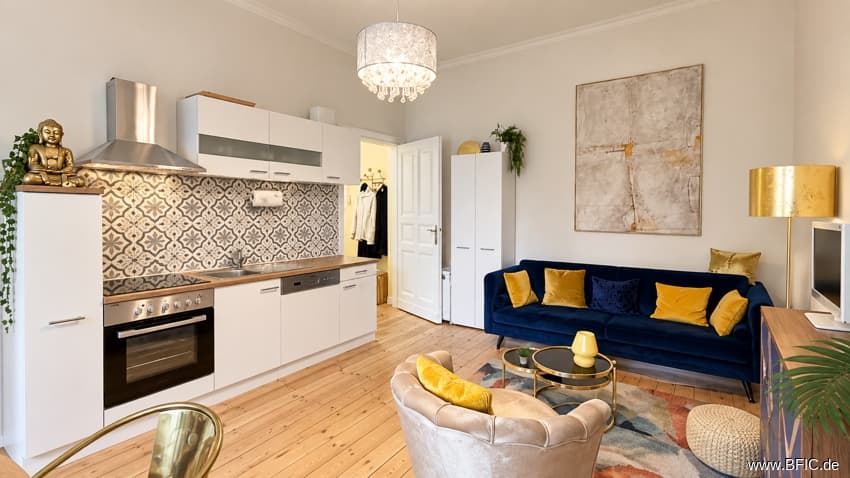 Akazienkiez - bezugsfreie sanierte 1,5-Zimmer Altbau
