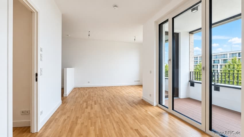 Erstbezug mit Spreeblick: 2-Zimmer-Neubau mit Einbauküche und Balkon in Berlin-Friedrichshain
