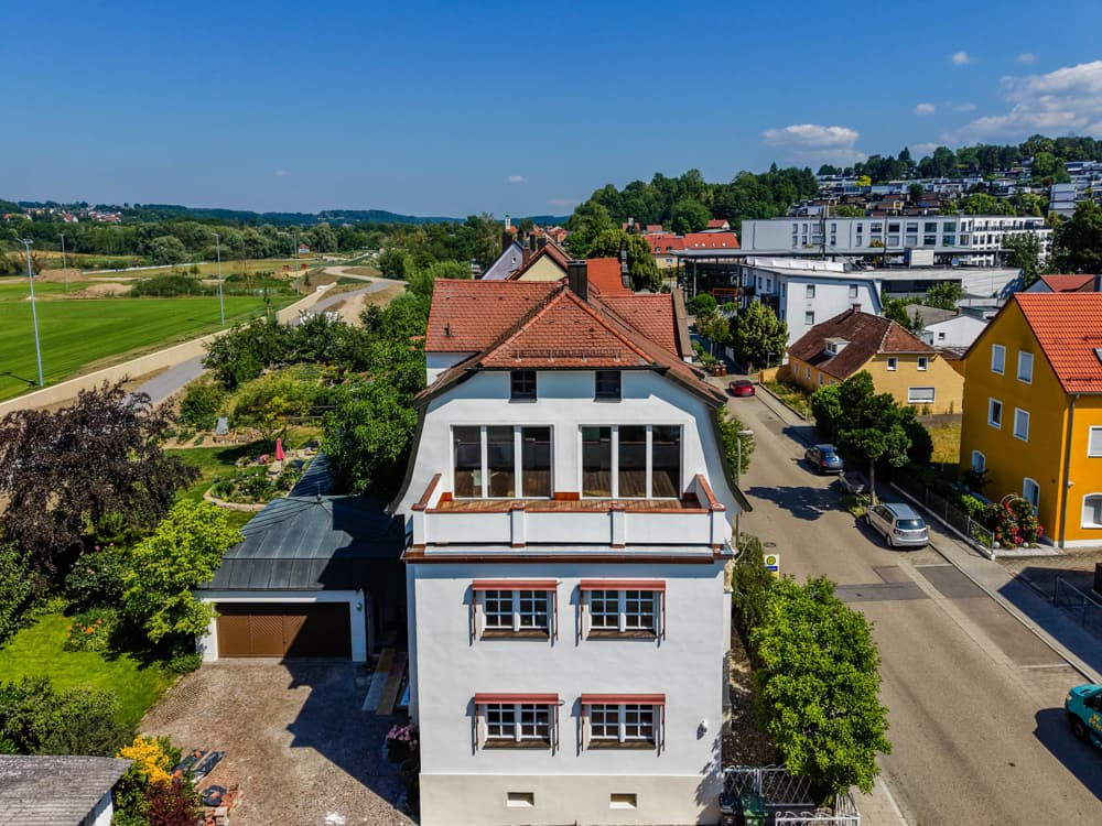 Rarität! Stilvoll sanierte Dachterrassenwohnung in historischem Ambiente