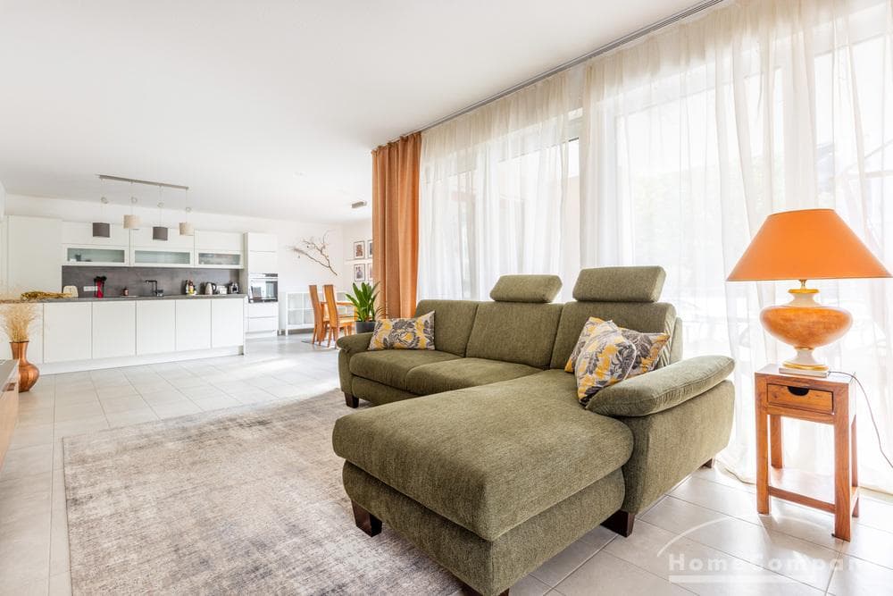 28343 HomeCompany Dresden Möbliert/Furnished Exklusives 4-Zimmer Apartment in Dresden-Altstadt Nähe Frauenkirche max. 4 Personen!