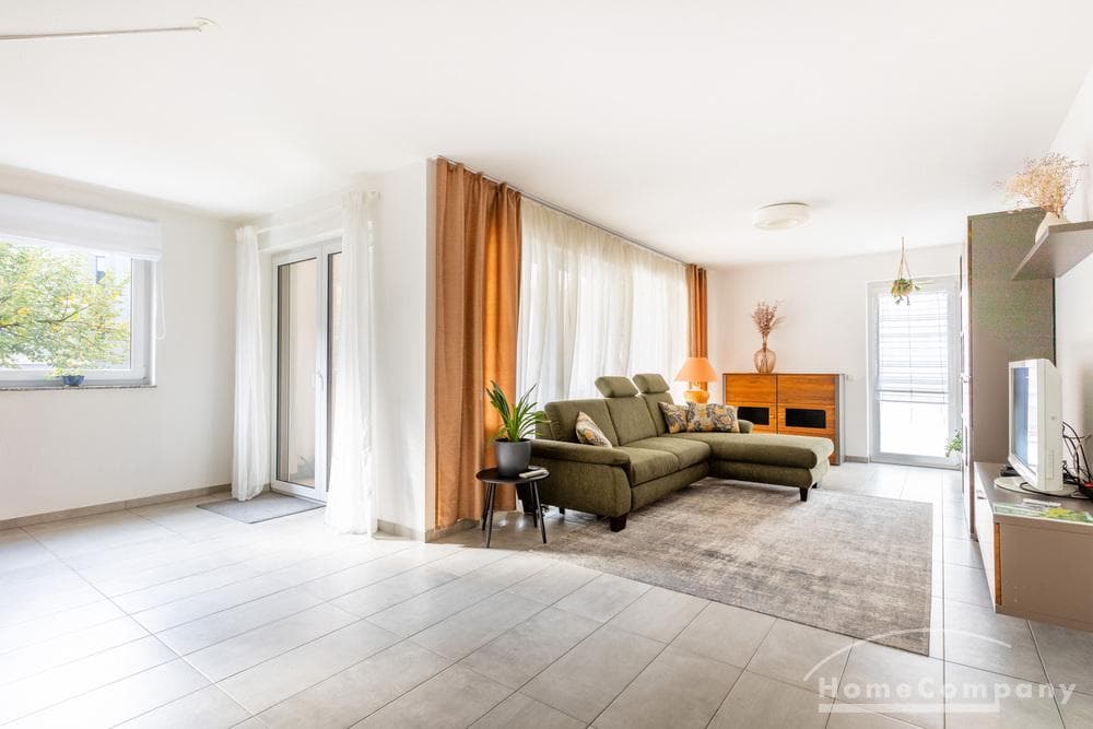 28349 HomeCompany Dresden Möbliert/Furnished Exklusives 4-Zimmer Apartment in Dresden-Altstadt Nähe Frauenkirche max. 4 Personen!