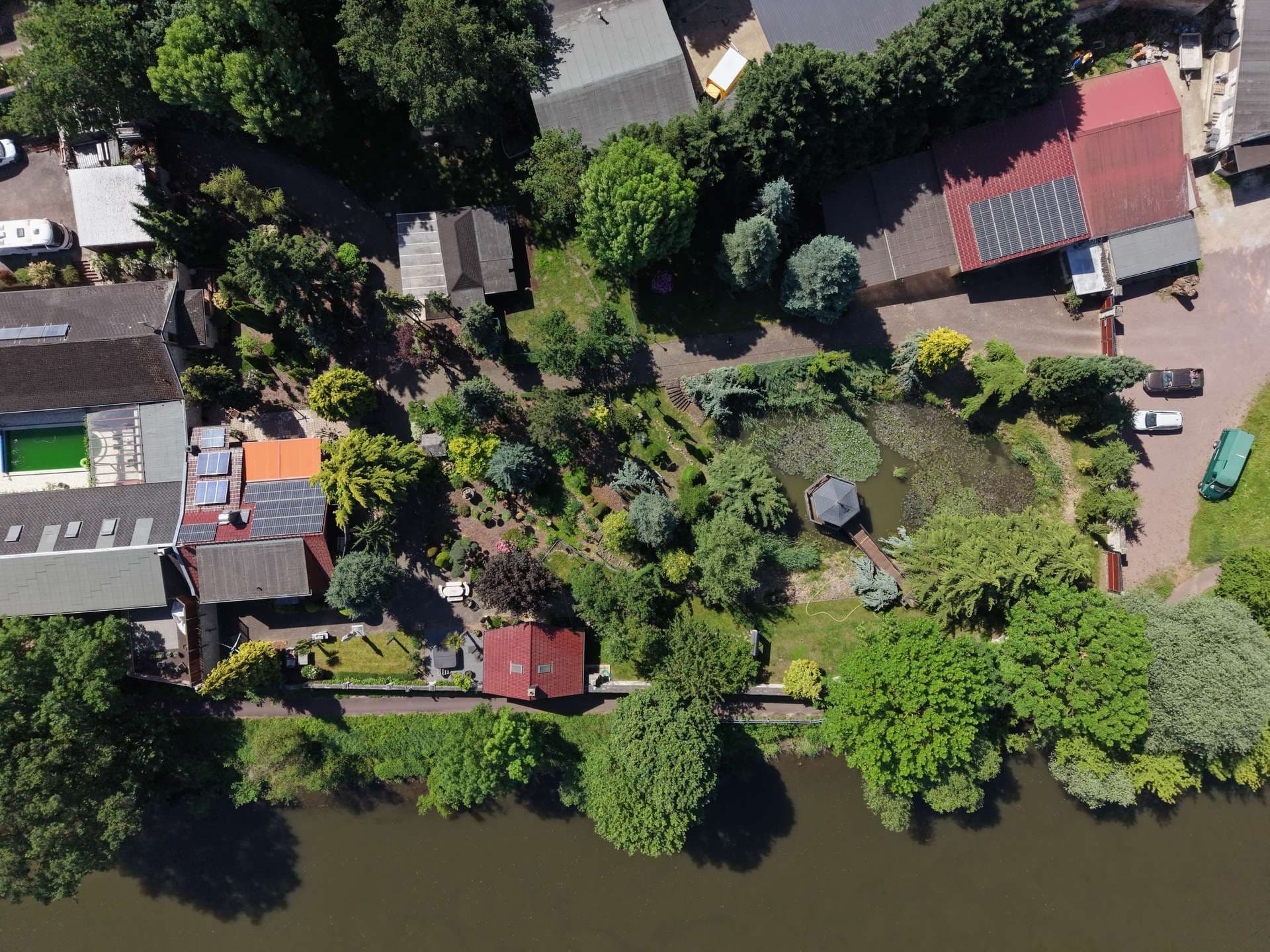 Wohnen, Arbeiten, Repräsentieren – außergewöhnliches Anwesen auf 4.700 m² direkt am Saale-Radweg