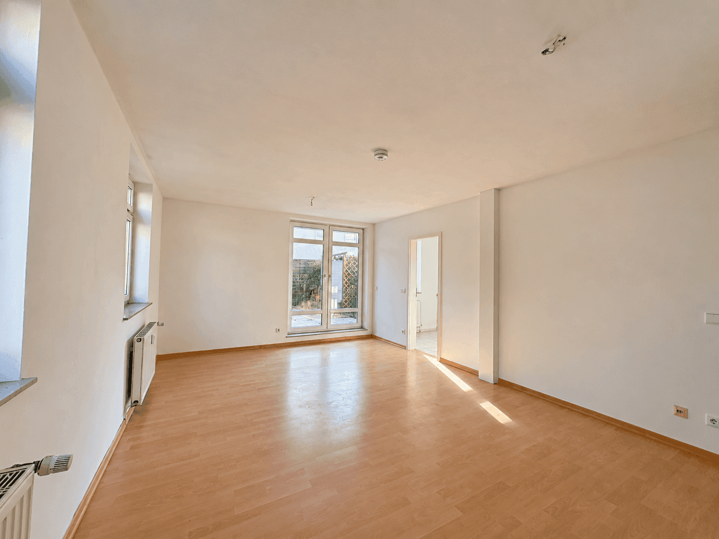 Charmante 1-Raum-Wohnung mit Dachterrasse und Tiefgaragenstellplatz