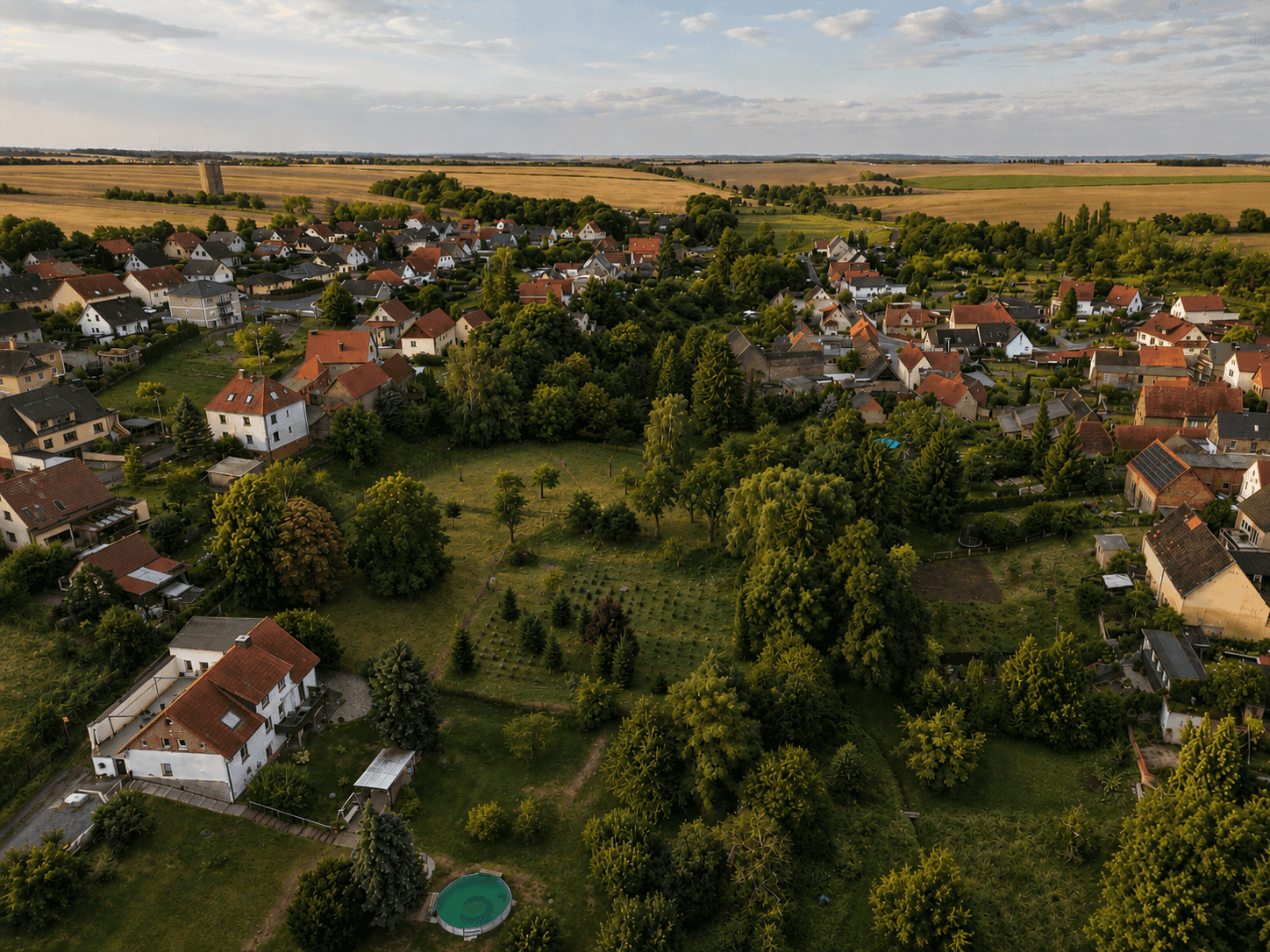 Idyllisch gelegener 3-Seitenhof zum Ausbau und Wohlfühlen mit ca. 2.000 m² Grundstück