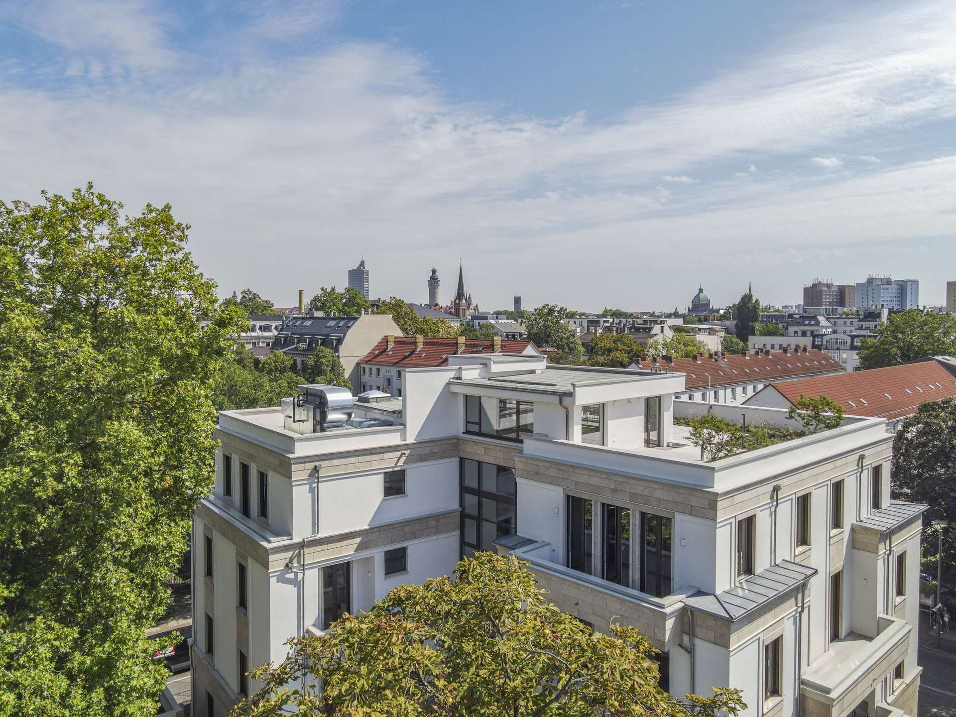 Gepflegtes Mehrfamilienhaus mit Stellplätzen in familiärer Wohnlage