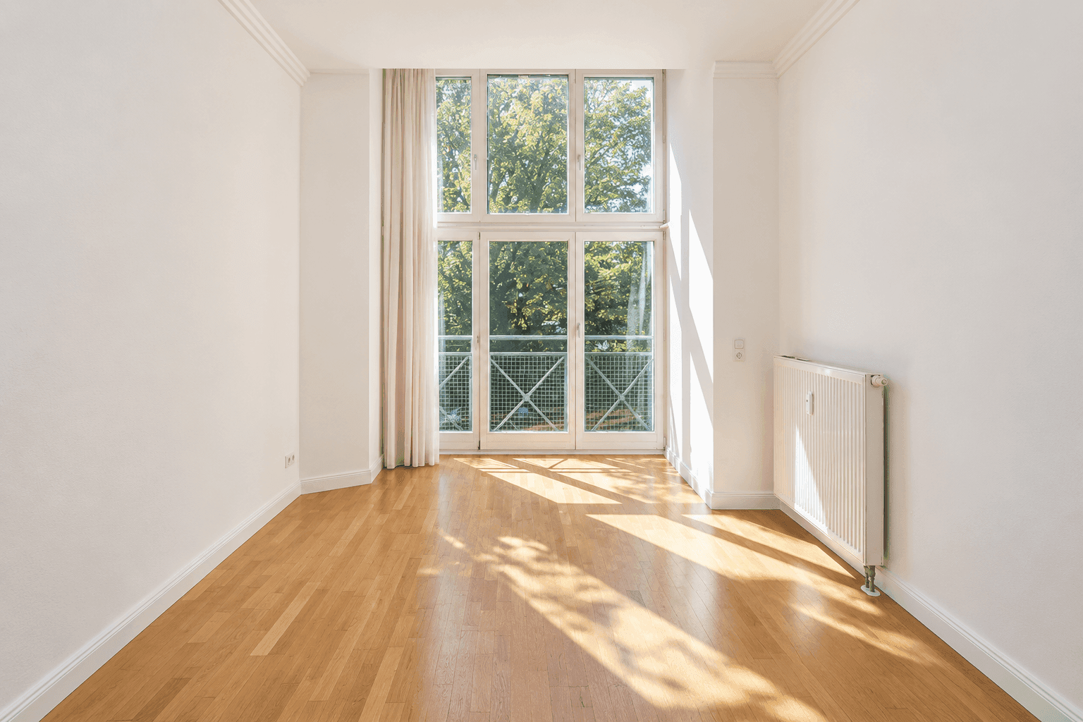 Schicke 2-Raumwohnung mit Einbauküche in liebevollem Altbau!