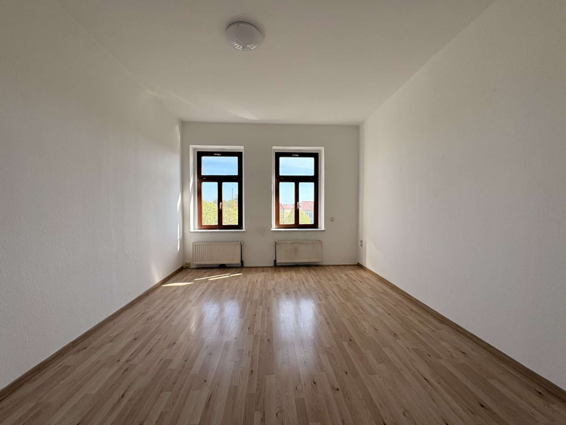 2 Zimmerwohnung direkt am Bürgermeister Schmidt Platz!