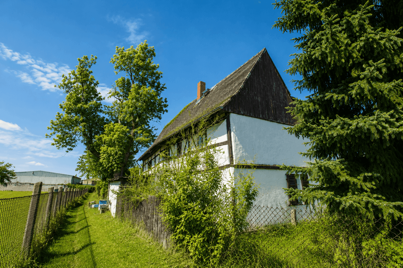 Idyllischer Dreiseitenhof mit Charme – Ihr Projekt für echtes Landleben