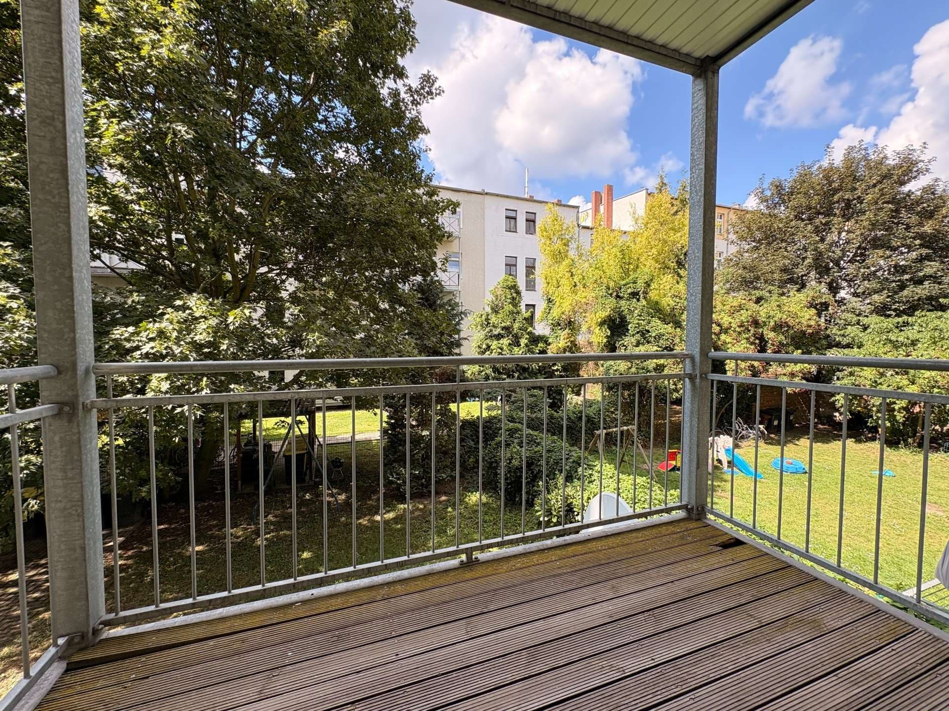 helle 3 Zimmerwohnung mit Balkon in Stadtfeld-Ost!