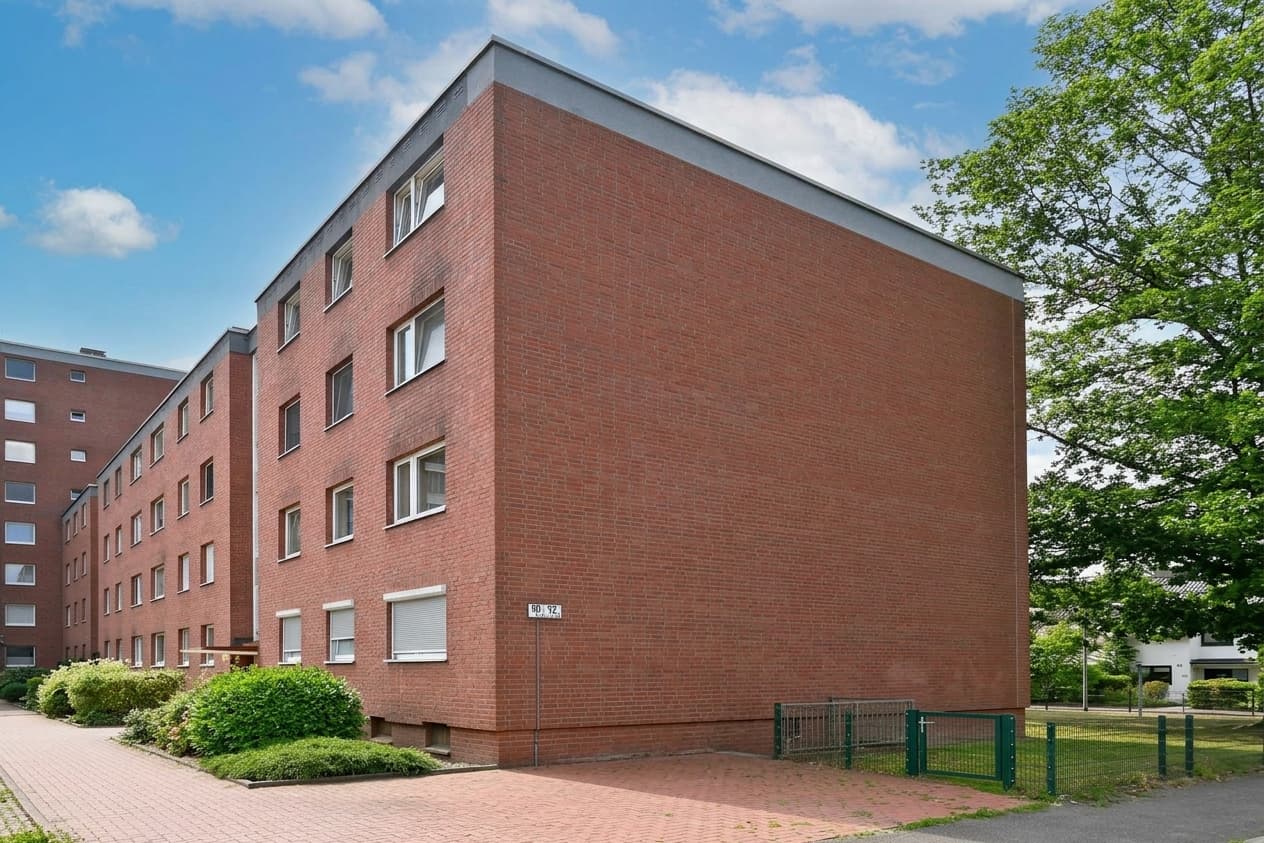 Großzügige 3,5 Zimmer Wohnung in begehrter Lage von Reinbek. Mit Loggia und Stellplatz!