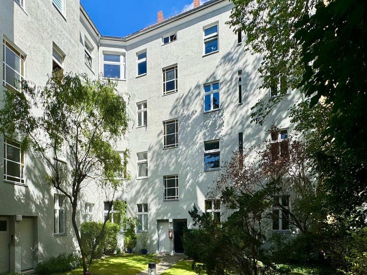 Modernisierte 3-Zimmer-Eigentumswohnung bezugsfrei kaufen in Berlin-Reinickendorf, 110 m², Balkon