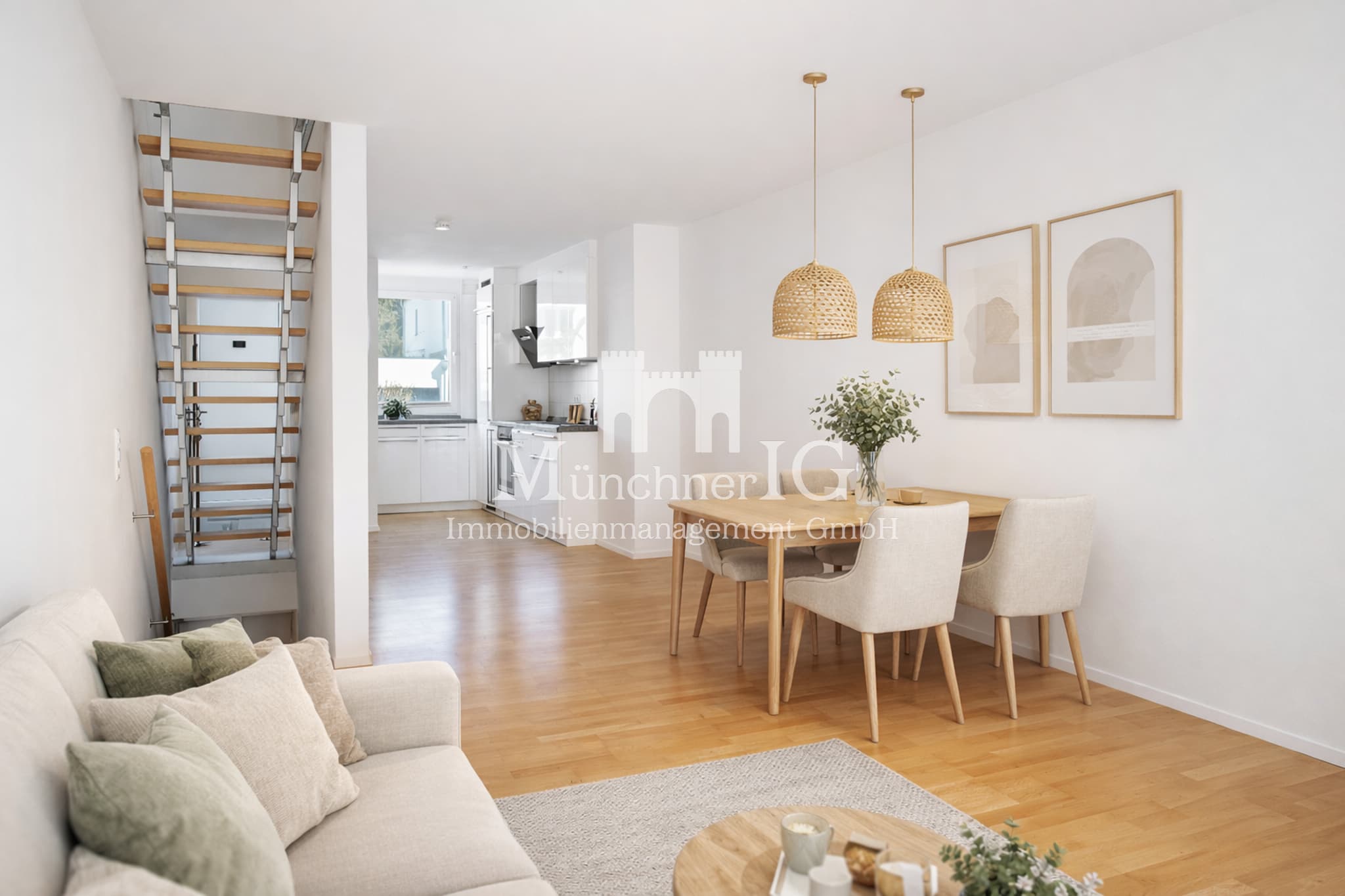 MÜNCHNER IG: Lichtdurchflutete Maisonette mit Garten und Haus-im-Haus-Charakter in Solln