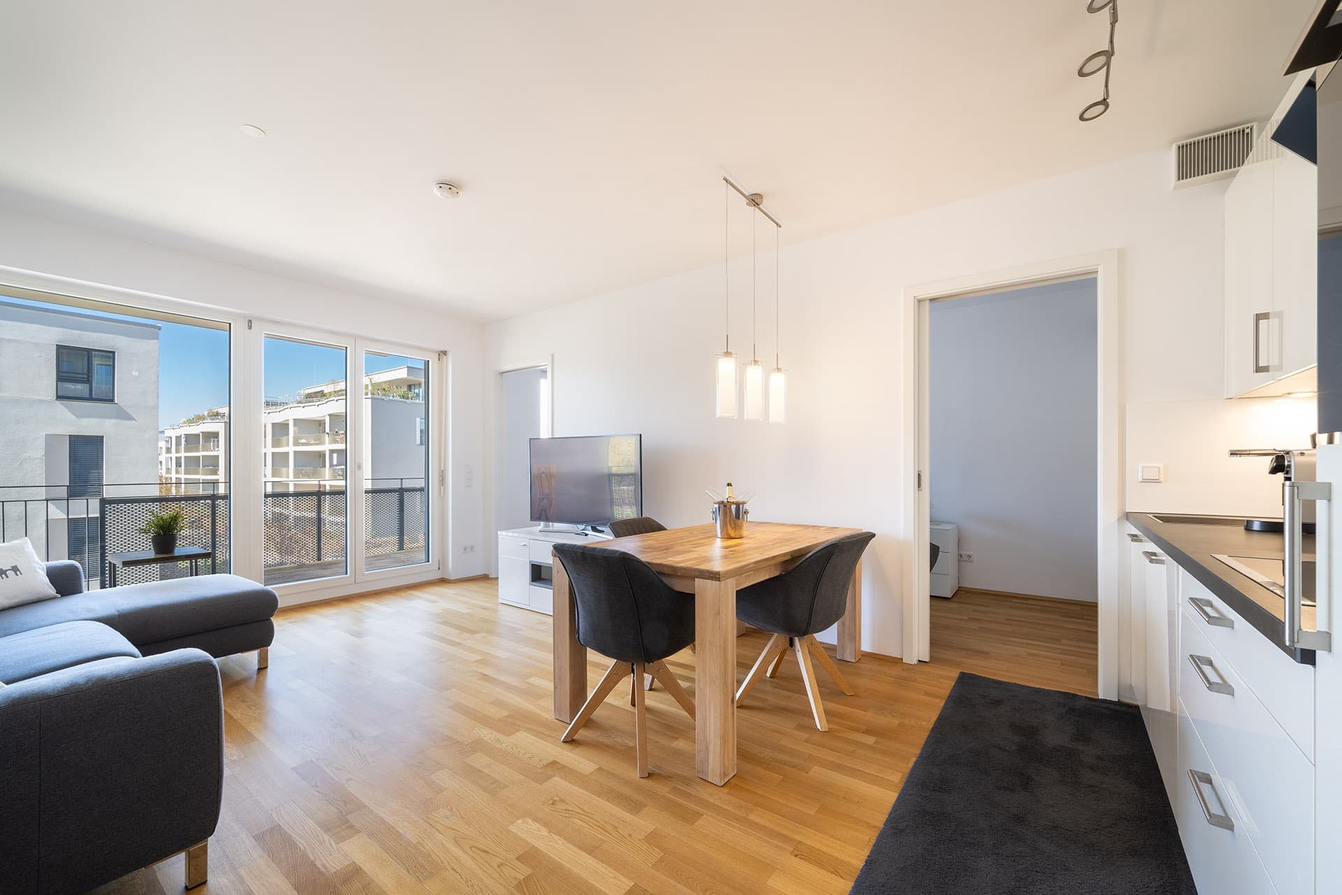 MÜNCHNER IG | EXKLUSIV, MODERN, FREI & LICHTDURCHFLUTET – Wohnen in M.-Schwabing!