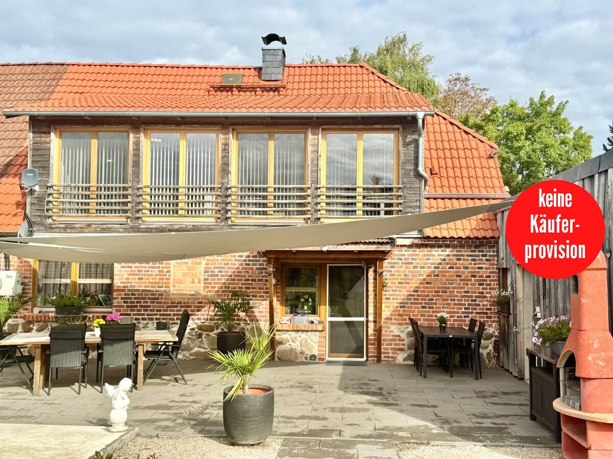 HORN IMMOBILIEN ++ traumhaftes Grundstück und tolles Haus mit vielen Extras bei Möllenhagen