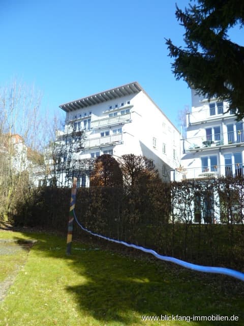Moderne DG-Wohng. zu 60 qm, Balkon, 2 Zim., Keller + Stellplatz in ruhiger Lage von Arnsberg!