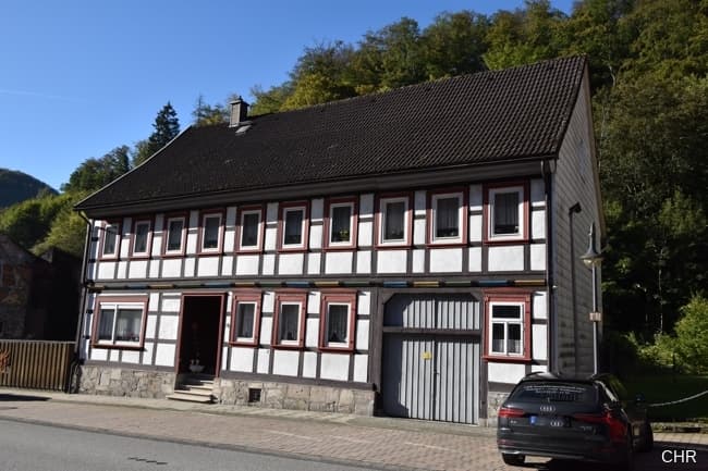 Gepflegtes Fachwerkhaus mit viel Platz für die Grossfamilie und ebenerdigen Grundstück