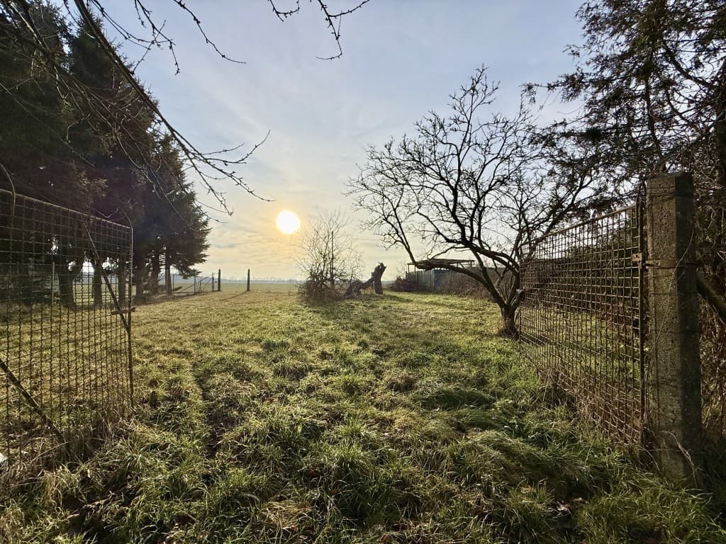 Haus mit Blick auf die Felder und nur 3 min von einer Badestelle