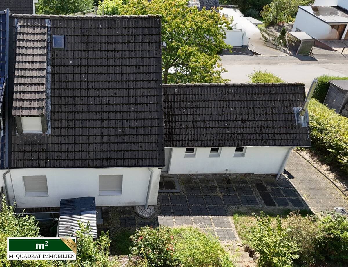 Omas klein Häuschen mit schönem Gartenland