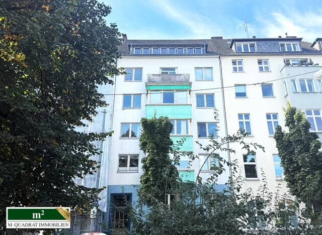 Über den Dächern von Düsseldorf: 4-Zimmer-Wohnung mit Balkon direkt am Fürstenplatz